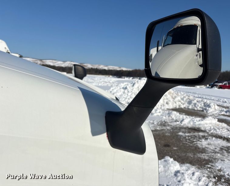 image for item YA1668 2019 International LT625 semi truck