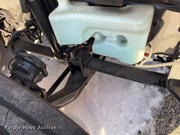 image for item YA1668 2019 International LT625 semi truck