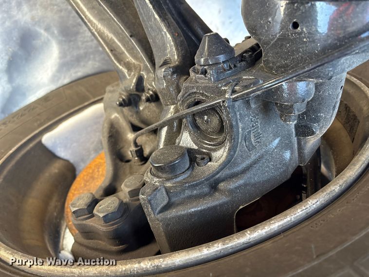 image for item YA1668 2019 International LT625 semi truck