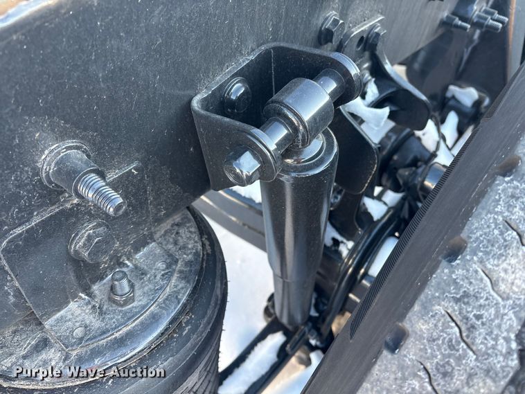 image for item YA1668 2019 International LT625 semi truck