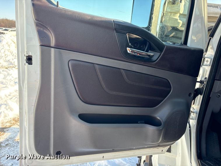 image for item YA1668 2019 International LT625 semi truck