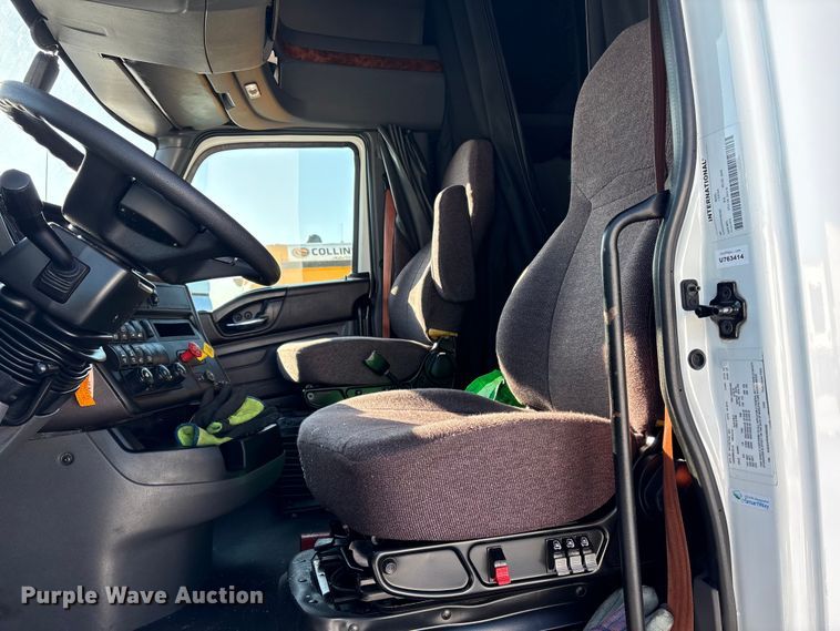 image for item YA1668 2019 International LT625 semi truck