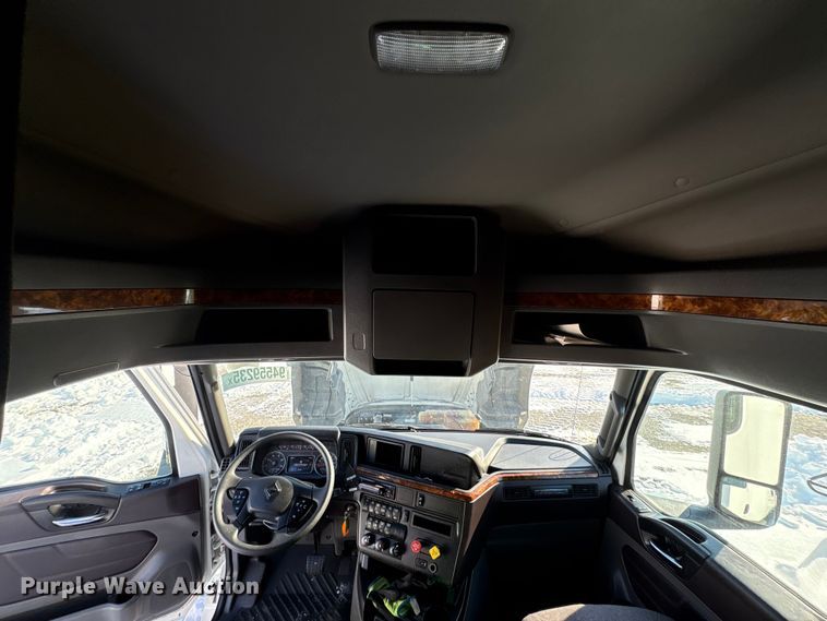 image for item YA1668 2019 International LT625 semi truck