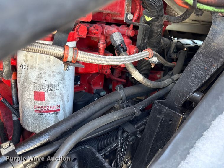 image for item YA1668 2019 International LT625 semi truck