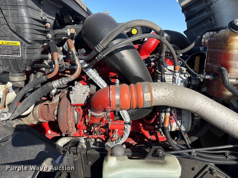 image for item YA1668 2019 International LT625 semi truck