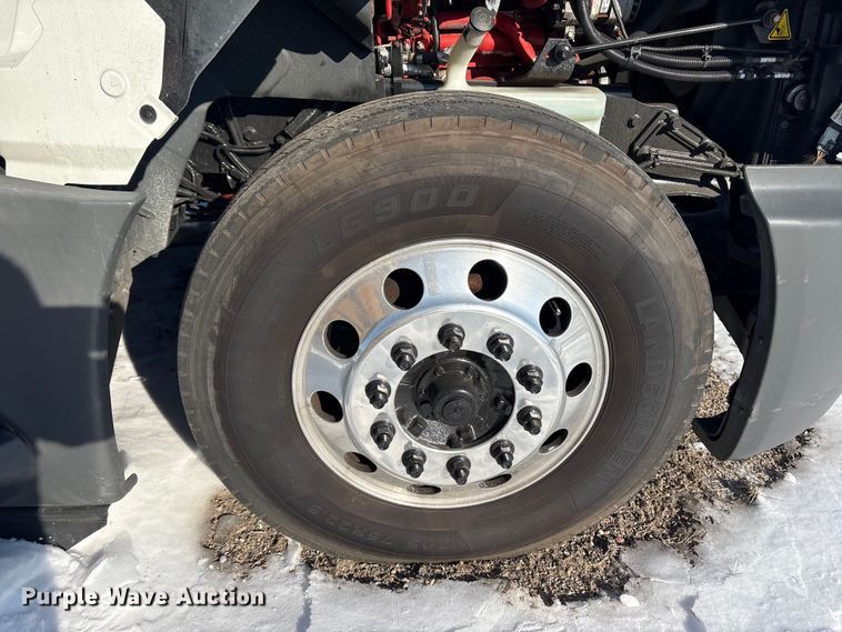 image for item YA1668 2019 International LT625 semi truck