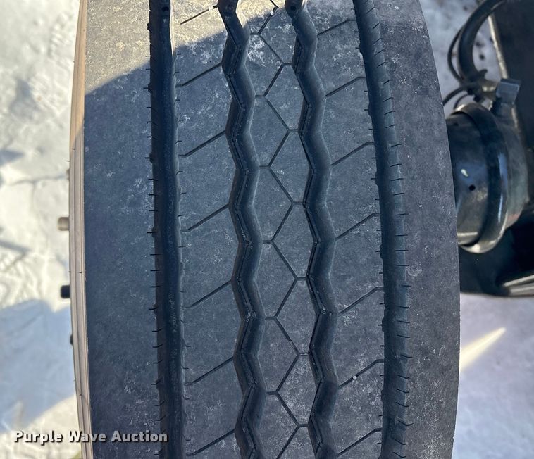 image for item YA1668 2019 International LT625 semi truck