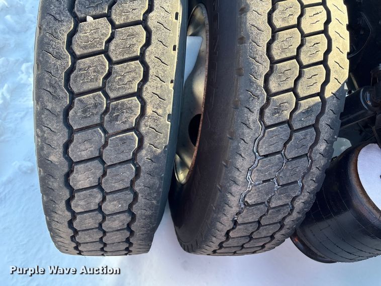 image for item YA1668 2019 International LT625 semi truck