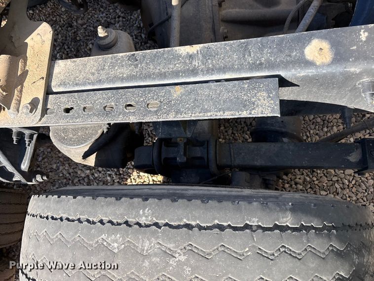 image for item YA1916 2019 Peterbilt 579 semi truck