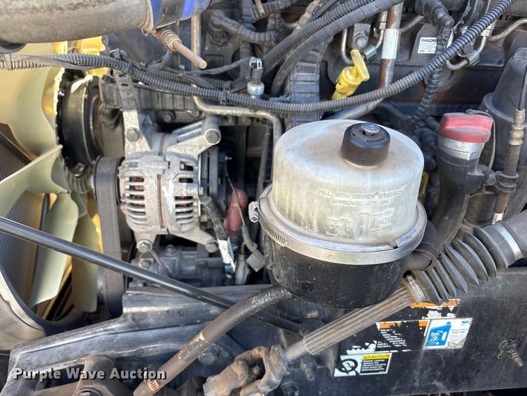 image for item YA1916 2019 Peterbilt 579 semi truck