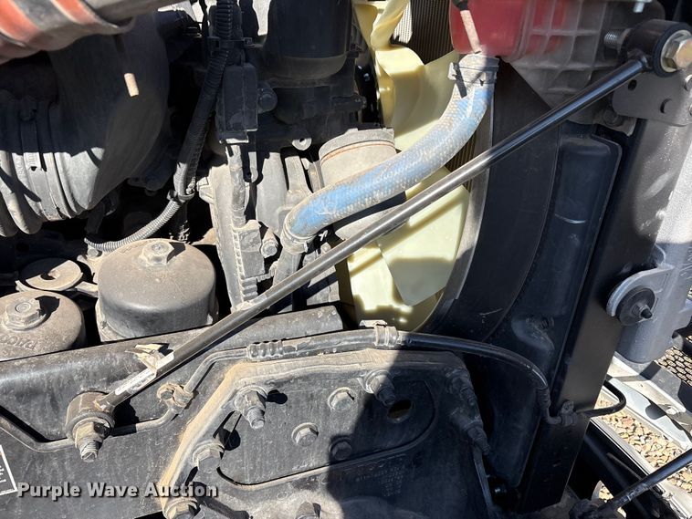image for item YA1916 2019 Peterbilt 579 semi truck