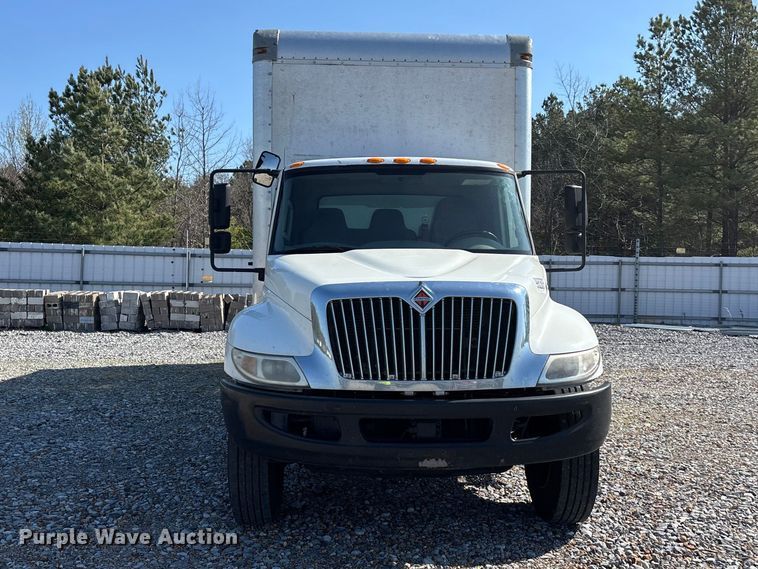 image for item YA1921 2018 International 4300 box truck