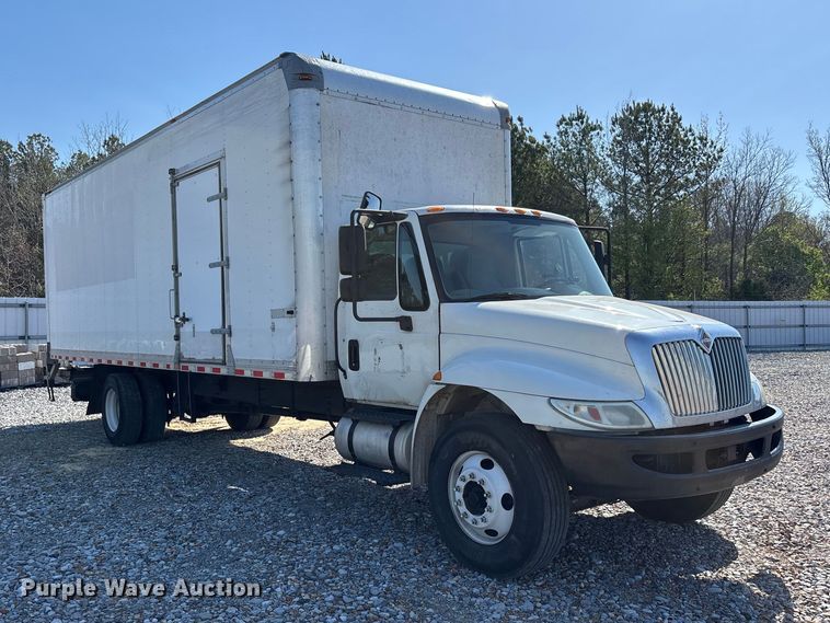 image for item YA1921 2018 International 4300 box truck