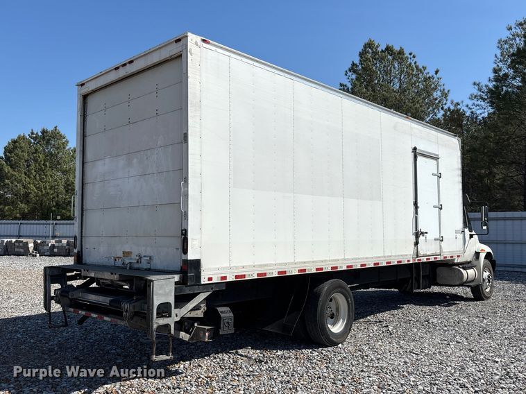 image for item YA1921 2018 International 4300 box truck