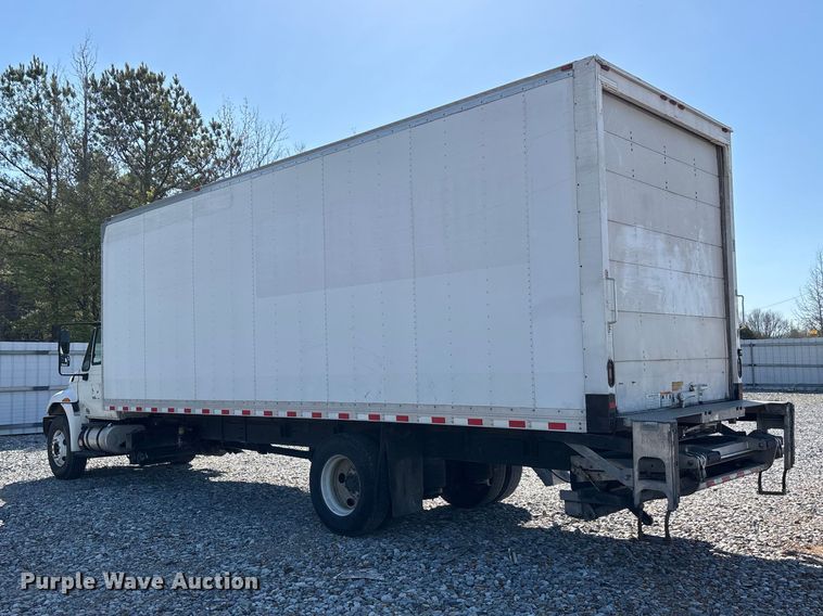 image for item YA1921 2018 International 4300 box truck