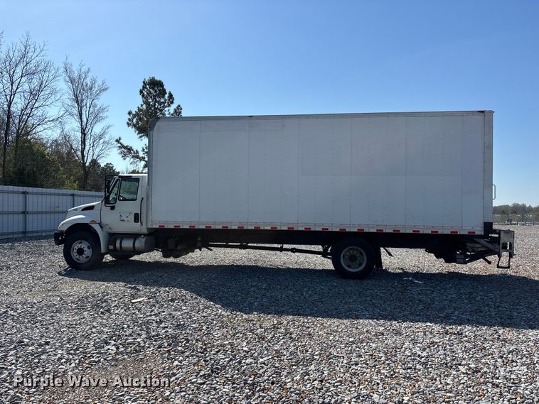 image for item YA1921 2018 International 4300 box truck