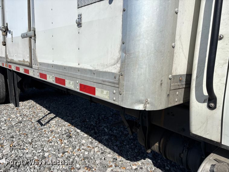 image for item YA1921 2018 International 4300 box truck