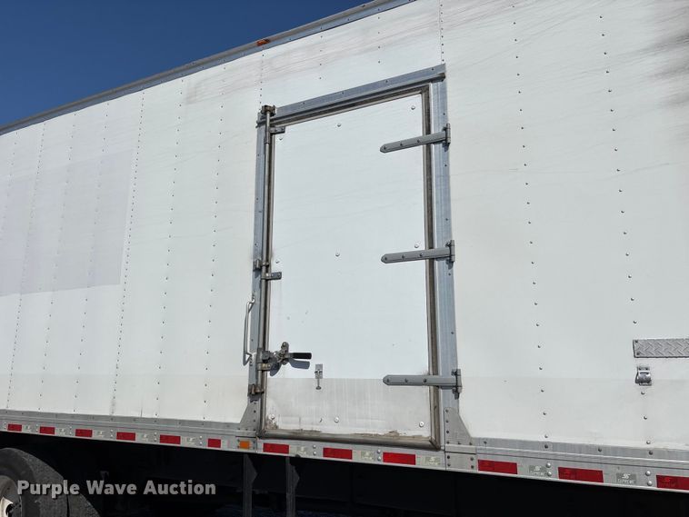 image for item YA1921 2018 International 4300 box truck