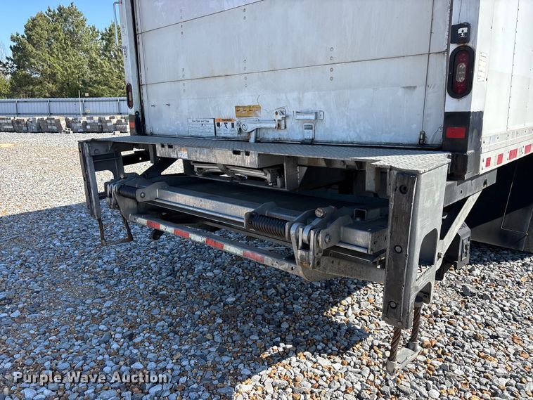 image for item YA1921 2018 International 4300 box truck