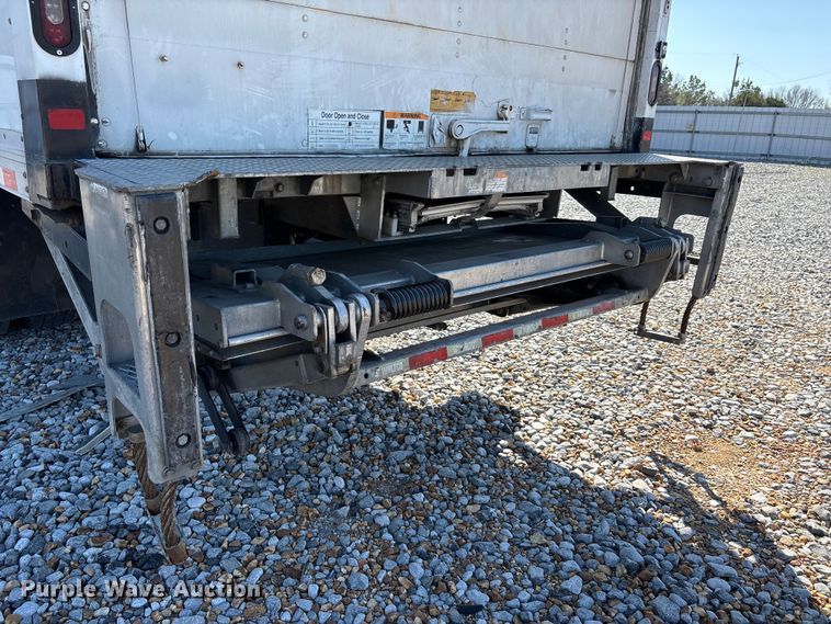 image for item YA1921 2018 International 4300 box truck