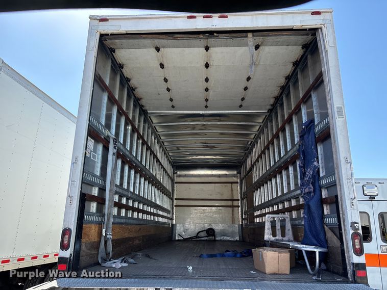 image for item YA1921 2018 International 4300 box truck