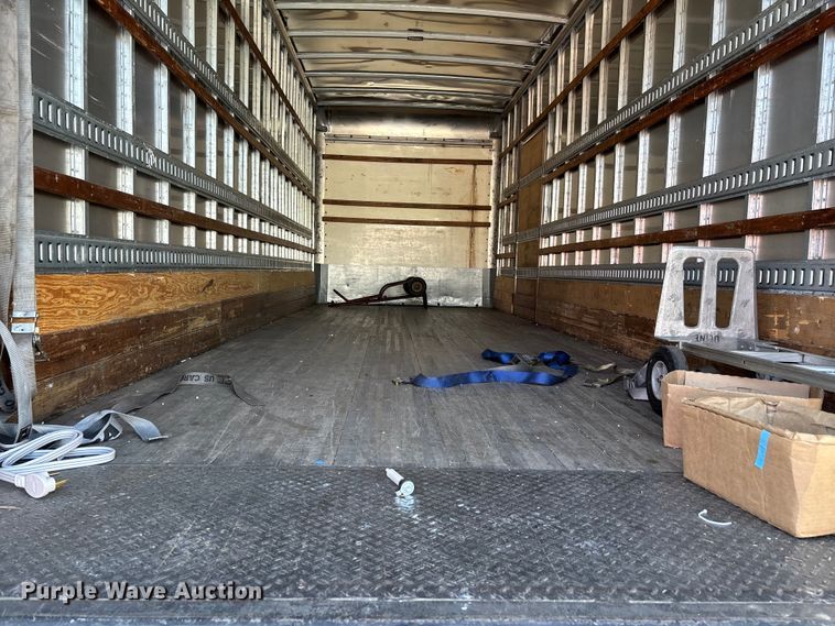 image for item YA1921 2018 International 4300 box truck
