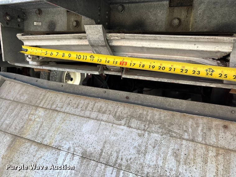 image for item YA1921 2018 International 4300 box truck