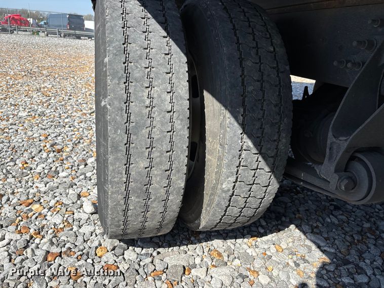 image for item YA1921 2018 International 4300 box truck