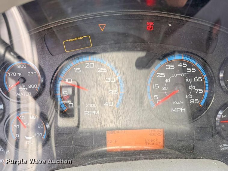 image for item YA1921 2018 International 4300 box truck