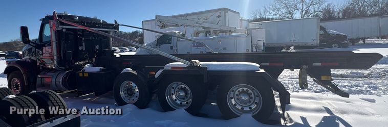 image for item YA2179 2021 Peterbilt 567 roll-off container truck