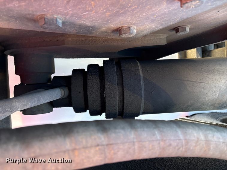 image for item YA2179 2021 Peterbilt 567 roll-off container truck