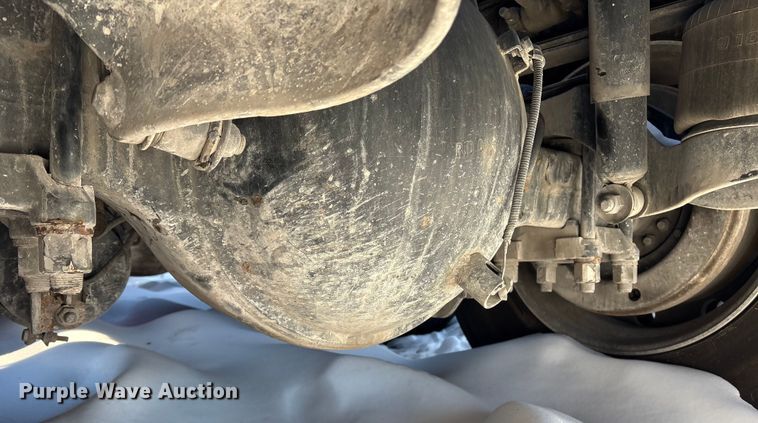 image for item YA2179 2021 Peterbilt 567 roll-off container truck