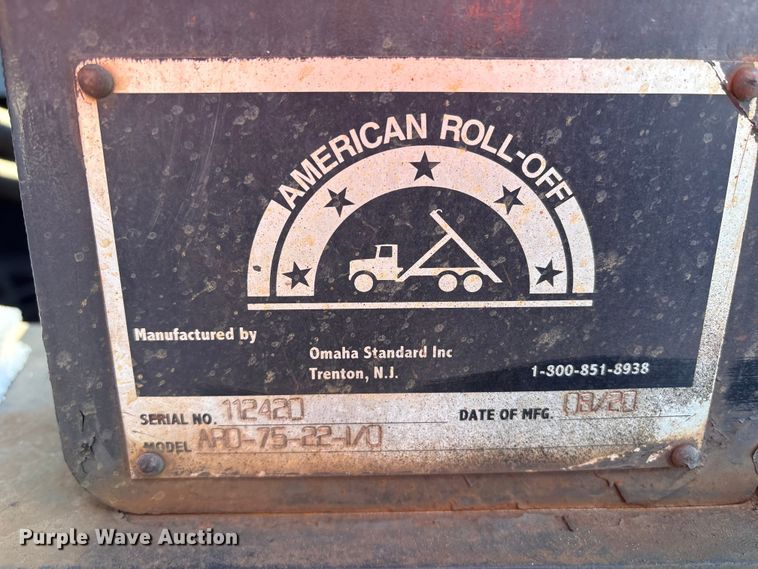 image for item YA2179 2021 Peterbilt 567 roll-off container truck