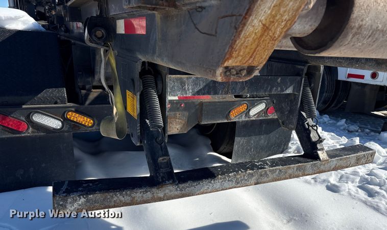 image for item YA2179 2021 Peterbilt 567 roll-off container truck