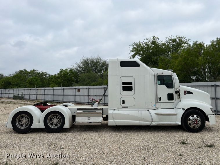 image for item YA2188 2016 Kenworth T660 semi truck