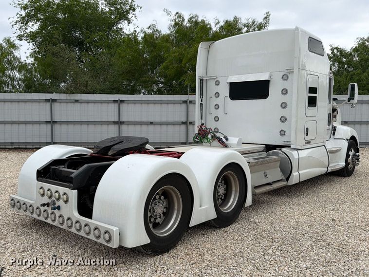 image for item YA2188 2016 Kenworth T660 semi truck