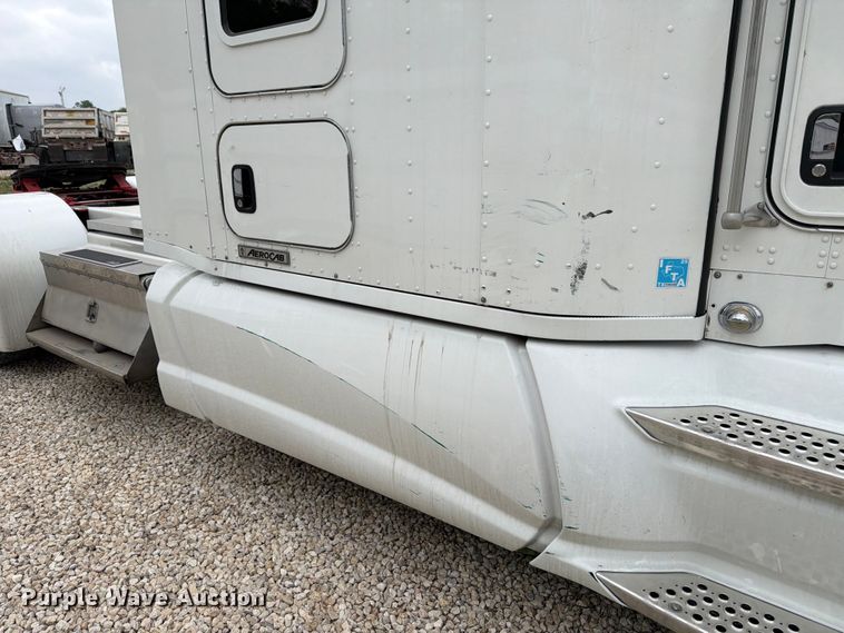 image for item YA2188 2016 Kenworth T660 semi truck