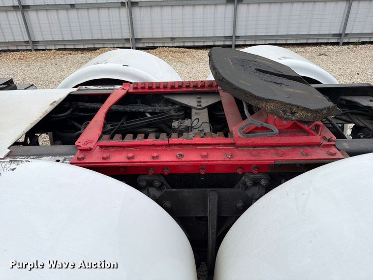 image for item YA2188 2016 Kenworth T660 semi truck