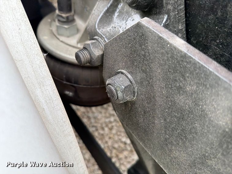 image for item YA2188 2016 Kenworth T660 semi truck