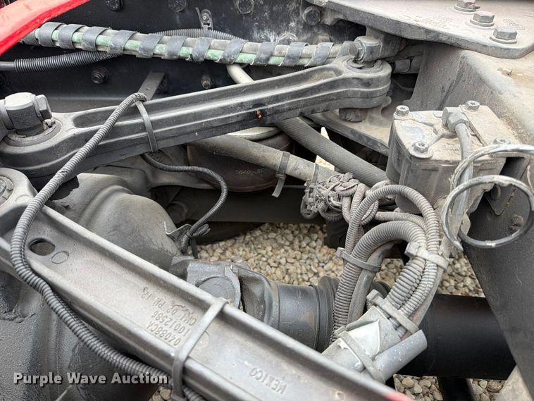 image for item YA2188 2016 Kenworth T660 semi truck