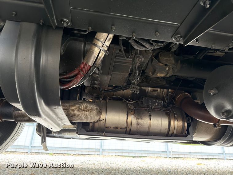 image for item YA2188 2016 Kenworth T660 semi truck