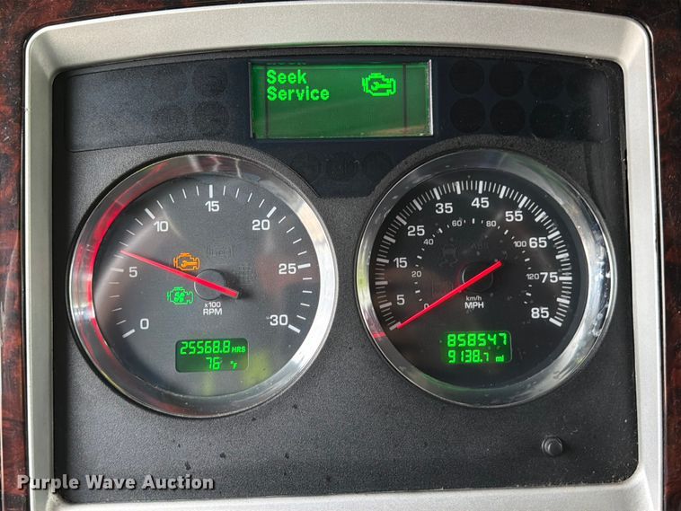 image for item YA2188 2016 Kenworth T660 semi truck