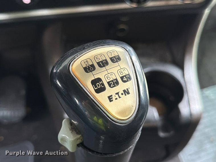image for item YA2188 2016 Kenworth T660 semi truck