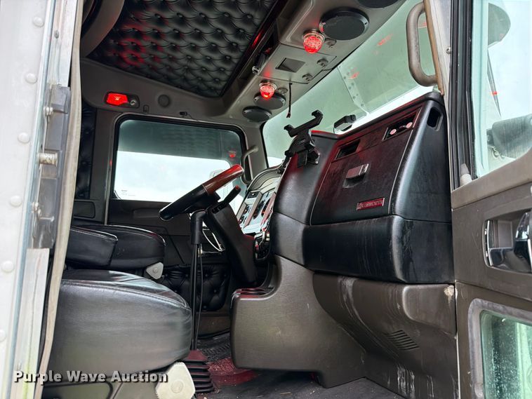 image for item YA2188 2016 Kenworth T660 semi truck