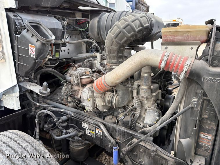 image for item YA2188 2016 Kenworth T660 semi truck