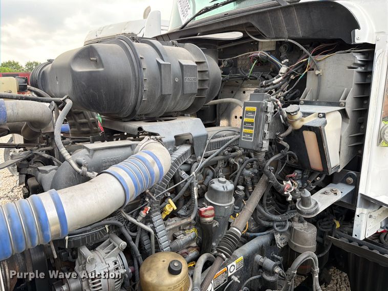 image for item YA2188 2016 Kenworth T660 semi truck