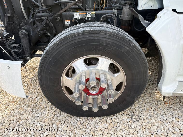 image for item YA2188 2016 Kenworth T660 semi truck