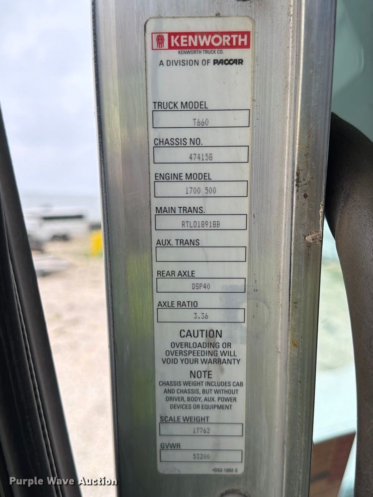 image for item YA2188 2016 Kenworth T660 semi truck