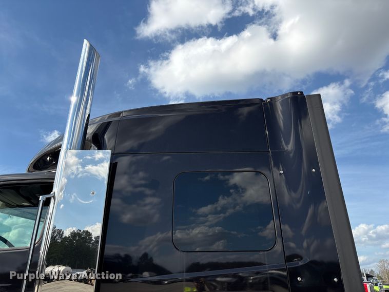 image for item YA2275 2024 International HX520 semi truck