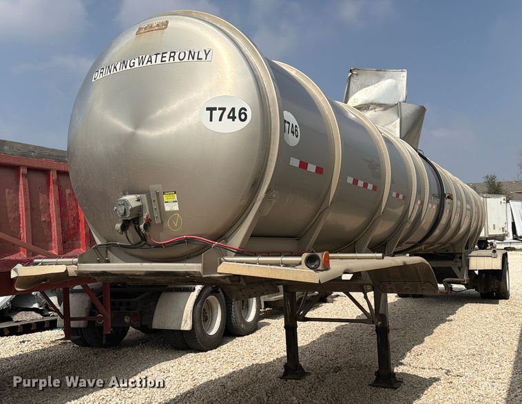 image for item YA2552 2019 Polar tank trailer